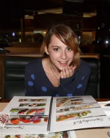 Zishy - 04-full_04-0345080151000