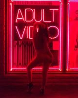 Zishy - 47-emmy-sinclair-bumps-in-the-night-full_047-2000192442850