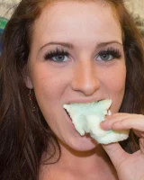 Zishy - 55-emmy-sinclair-bumps-in-the-night-full_055-3205193251510