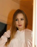 Zishy - 04-isabella-herzog-venice-gems-full_004_8270104335111317