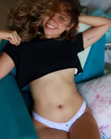 Zishy - 21-karoll-bolivar-heart-shaped-bottom-0021