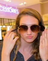 Zishy - 64-full_078-1130591200424000