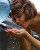 Zishy - 64-victoria-minina-bring-water-0064